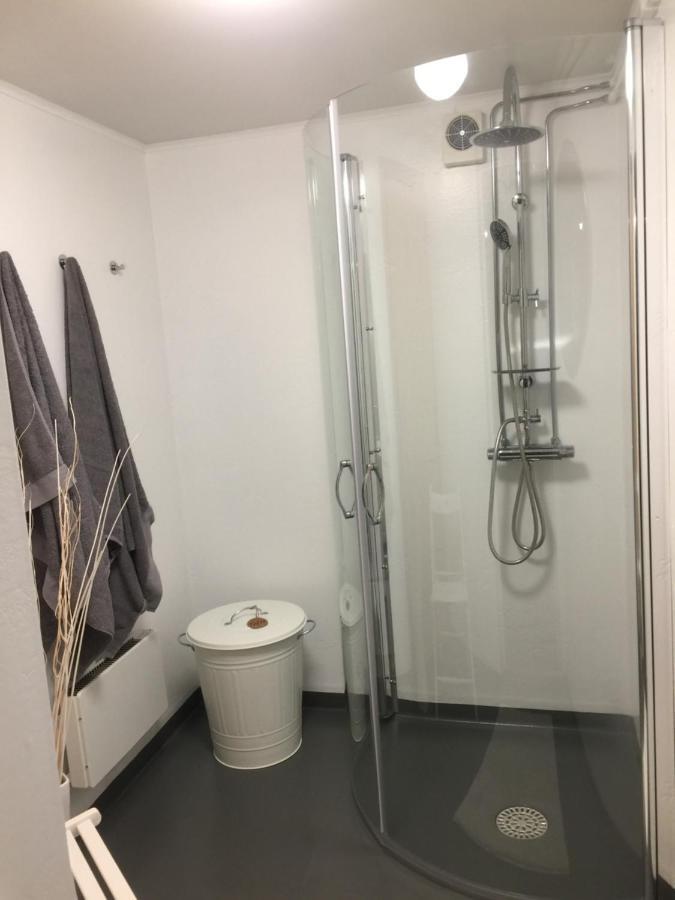 Bo Centralt I Vaernamo Bagian luar foto