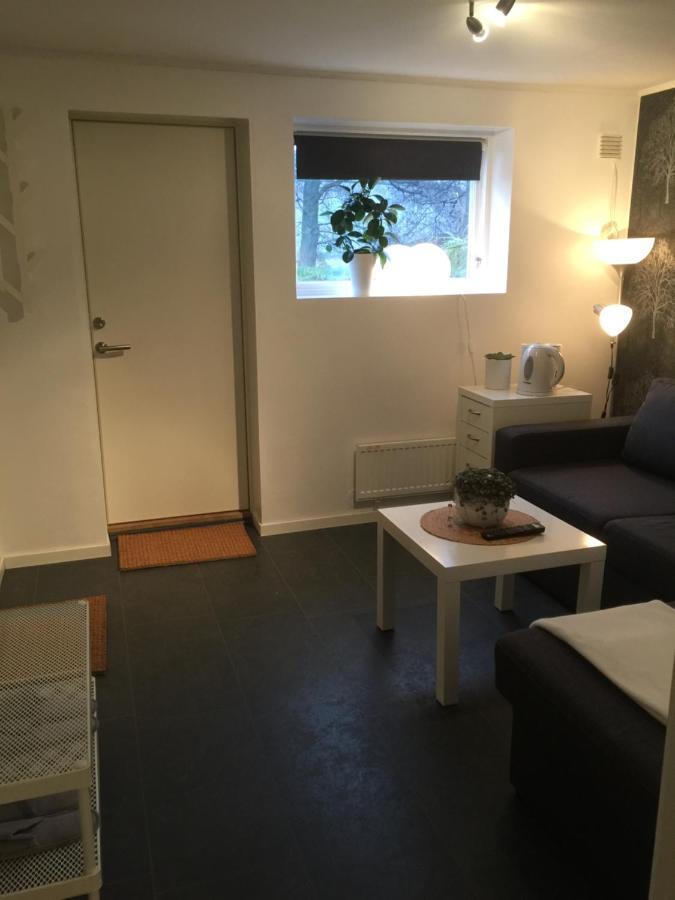 Bo Centralt I Vaernamo Bagian luar foto