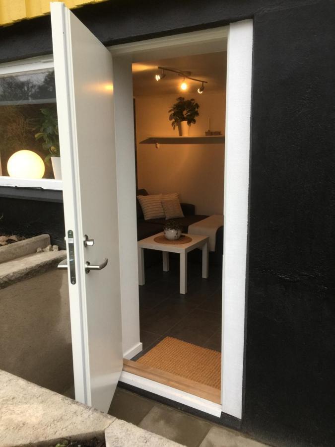 Bo Centralt I Vaernamo Bagian luar foto